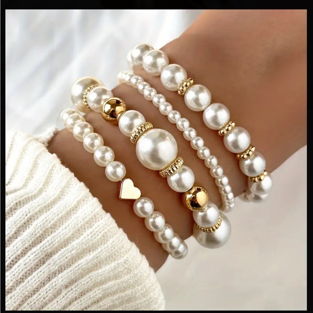 4 Piece Pearl and Gold Bracelet Set